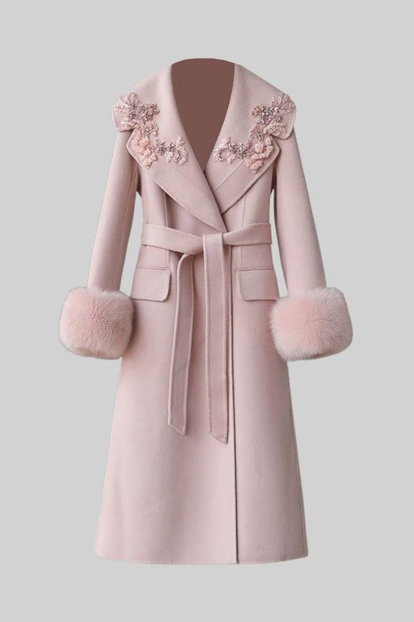 Kürk Manşetli ve 3D Çiçek İşlemeli Kaban