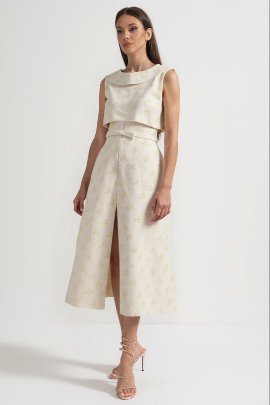 Yüksek Yakalı ve Önden Yırtmaçlı Çiçek İşlemeli Kolsuz Elbise - Ivoire