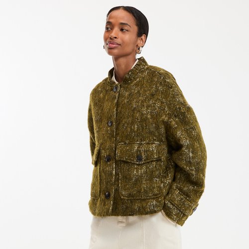 Kısa Yün Karışımlı Düğmeli Ceket – Yüksek Yaka & Cep Detaylı, Şık ve Sürdürülebilir