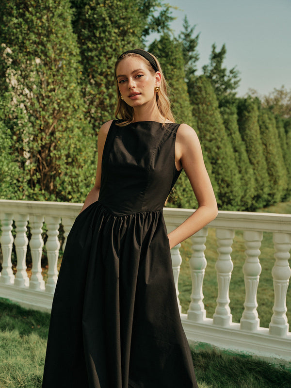 Şık Kolsuz Sırt Açık Plise Maxi Elbise