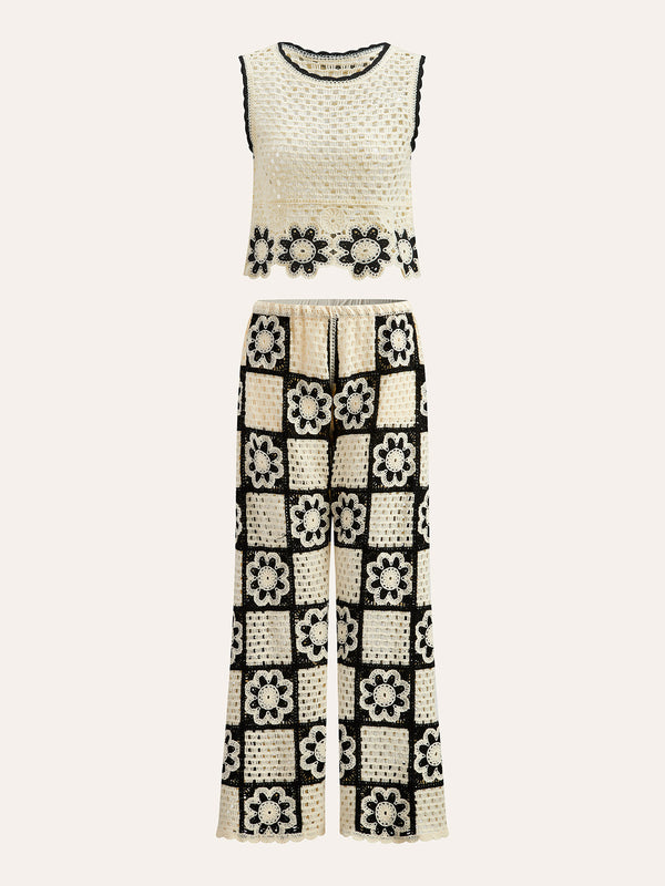 Çiçek Desenli Üst ve Pantolon Takımı
