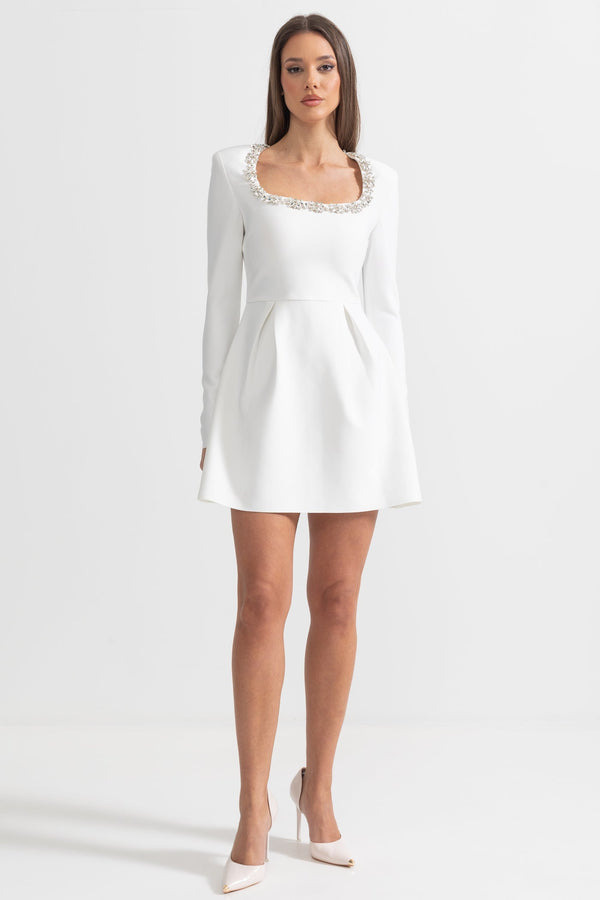 Kare Yakalı ve Gümüş Çiçek Detaylı Zarif Elbise