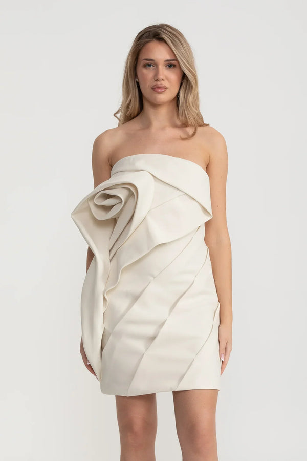 Karmaşık Kıvrımları ve Girdapları Olan Fitted Mini Elbise - Bej