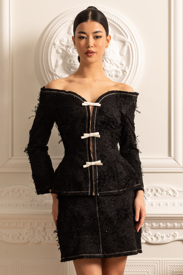 Beyaz Fiyonklu Dokulu Omuz Açık Kordon Set