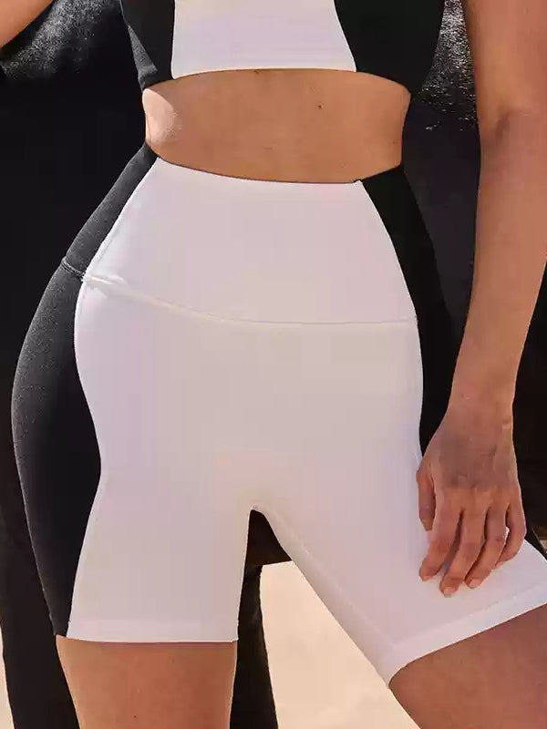 Kontrast Renkli Kaldırmalı Şort